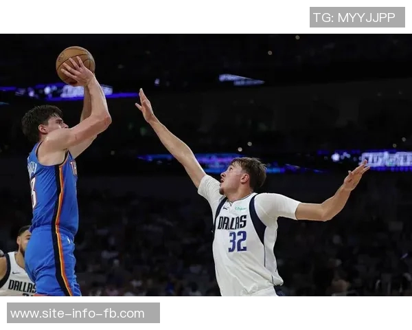 克拉克斯顿半场表现惊艳6投5中贡献12分2篮板2助攻1抢断2盖帽助球队领先