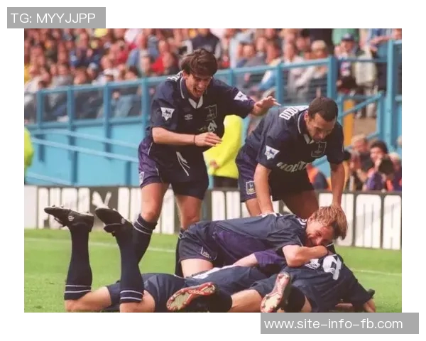 怀特平历史后卫单场帽子戏法纪录感慨能与传奇并肩作战