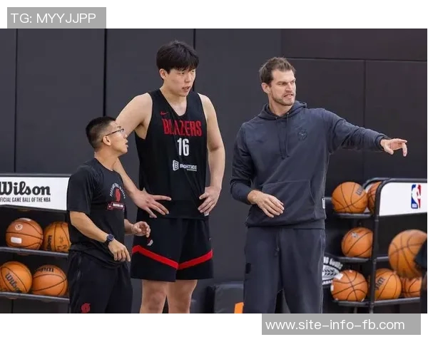 斯普利特盛赞杨瀚森传球能力认为他具备精英潜力与进一步提升空间